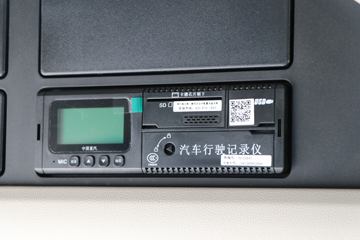 �й����� HOWO TS7�ؿ� 590���� 6X4 LNG�Զ���ǣ����(Һ��)(ZZ4257V424KF1LT)ͼƬ