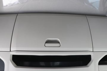 �й����� HOWO TS7�ؿ� 590���� 6X4 LNG�Զ���ǣ����(Һ��)(ZZ4257V424KF1LT)ͼƬ