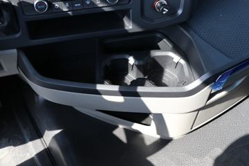 �й����� HOWO TS7�ؿ� 590���� 6X4 LNG�Զ���ǣ����(Һ��)(ZZ4257V424KF1LT)ͼƬ