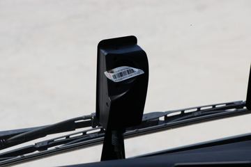 �й����� HOWO TS7�ؿ� 590���� 6X4 LNG�Զ���ǣ����(Һ��)(ZZ4257V424KF1LT)ͼƬ