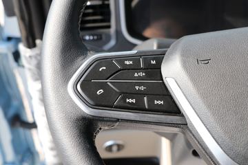 �й����� HOWO TS7�ؿ� 590���� 6X4 LNG�Զ���ǣ����(Һ��)(ZZ4257V424KF1LT)ͼƬ