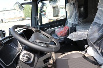 �й����� HOWO TS7�ؿ� 590���� 6X4 LNG�Զ���ǣ����(Һ��)(ZZ4257V424KF1LT)ͼƬ