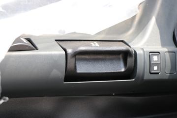 �й����� HOWO TS7�ؿ� 590���� 6X4 LNG�Զ���ǣ����(Һ��)(ZZ4257V424KF1LT)ͼƬ