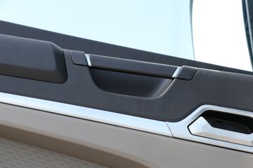 �й����� HOWO TS7�ؿ� 590���� 6X4 LNG�Զ���ǣ����(Һ��)(ZZ4257V424KF1LT)ͼƬ