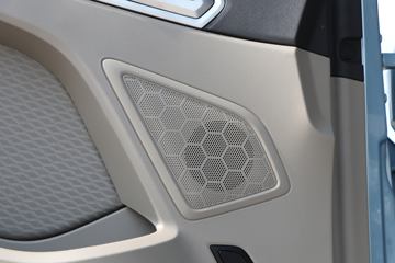 �й����� HOWO TS7�ؿ� 590���� 6X4 LNG�Զ���ǣ����(Һ��)(ZZ4257V424KF1LT) ����ͼƬ