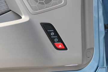 �й����� HOWO TS7�ؿ� 590���� 6X4 LNG�Զ���ǣ����(Һ��)(ZZ4257V424KF1LT) ����ͼƬ