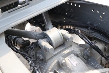 �й����� HOWO TS7�ؿ� 590���� 6X4 LNG�Զ���ǣ����(Һ��)(ZZ4257V424KF1LT)ͼƬ