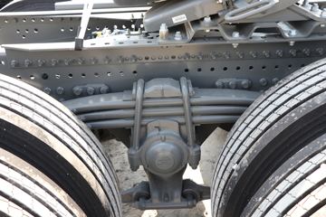 �й����� HOWO TS7�ؿ� 590���� 6X4 LNG�Զ���ǣ����(Һ��)(ZZ4257V424KF1LT)ͼƬ