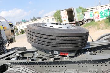 �й����� HOWO TS7�ؿ� 590���� 6X4 LNG�Զ���ǣ����(Һ��)(ZZ4257V424KF1LT)ͼƬ
