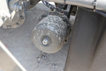 �й����� HOWO TS7�ؿ� 590���� 6X4 LNG�Զ���ǣ����(Һ��)(ZZ4257V424KF1LT)ͼƬ