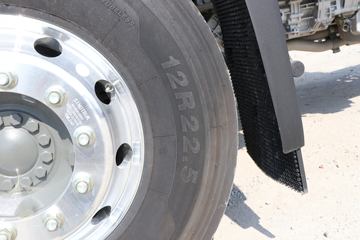 �й����� HOWO TS7�ؿ� 590���� 6X4 LNG�Զ���ǣ����(Һ��)(ZZ4257V424KF1LT)ͼƬ