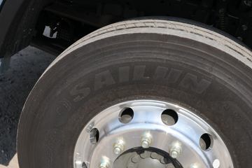 �й����� HOWO TS7�ؿ� 590���� 6X4 LNG�Զ���ǣ����(Һ��)(ZZ4257V424KF1LT)ͼƬ