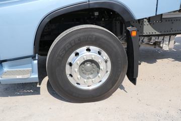 �й����� HOWO TS7�ؿ� 590���� 6X4 LNG�Զ���ǣ����(Һ��)(ZZ4257V424KF1LT)ͼƬ