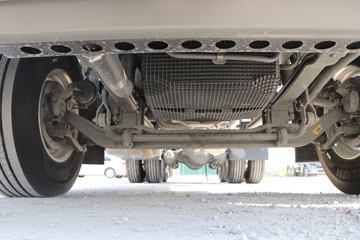 �й����� HOWO TS7�ؿ� 590���� 6X4 LNG�Զ���ǣ����(Һ��)(ZZ4257V424KF1LT)ͼƬ