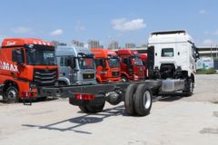 中国重汽 HOWO MAX 290马力 4X2 9.6米AMT自动档厢式载货车(ZZ5187XXYN711KF1B-1)