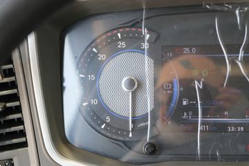 �й����� HOWO MAX 290���� 4X2 9.6��AMT�Զ�����ʽ�ػ���(ZZ5187XXYN711KF1B-1)ͼƬ