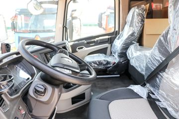 �й����� HOWO MAX 290���� 4X2 9.6��AMT�Զ�����ʽ�ػ���(ZZ5187XXYN711KF1B-1)ͼƬ