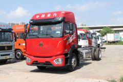 中国重汽 豪沃MATE 240马力 4X2 6.75米仓栅式载货车