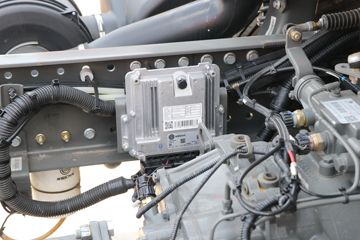 �й����� ����MATE 240���� 4X2 6.75�ײ�դʽ�ػ���ͼƬ