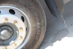 中国重汽 豪沃MATE 240马力 4X2 6.75米仓栅式载货车