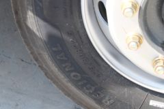 中国重汽 豪沃MATE 240马力 4X2 6.75米仓栅式载货车