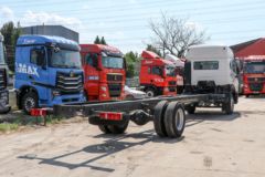 中国重汽 豪沃MATE 240马力 4X2 9.65米厢式载货车(ZZ5187XXYK711JF1)