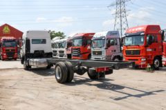 中国重汽 豪沃MATE 240马力 4X2 9.65米厢式载货车(ZZ5187XXYK711JF1)