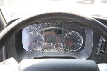 �й����� ����MATE 240���� 4X2 9.65����ʽ�ػ���ͼƬ