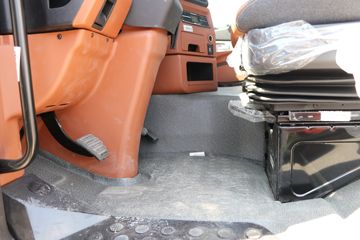 �й����� ����MATE 240���� 4X2 9.65����ʽ�ػ���ͼƬ