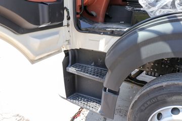 �й����� ����MATE 240���� 4X2 9.65����ʽ�ػ���ͼƬ