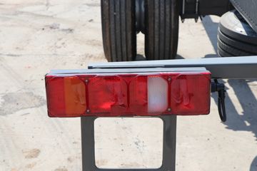 �й����� ����MATE 240���� 4X2 9.65����ʽ�ػ���ͼƬ