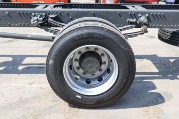 �й����� ����MATE 240���� 4X2 9.65����ʽ�ػ���ͼƬ