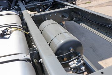 �й����� ����MATE 240���� 4X2 9.65����ʽ�ػ���ͼƬ