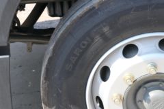 中国重汽 豪沃MATE 240马力 4X2 9.65米厢式载货车(ZZ5187XXYK711JF1)
