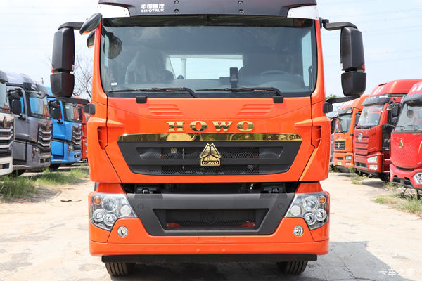 豪沃TX7290马力 4X2 9.6米翼开启厢式载货车