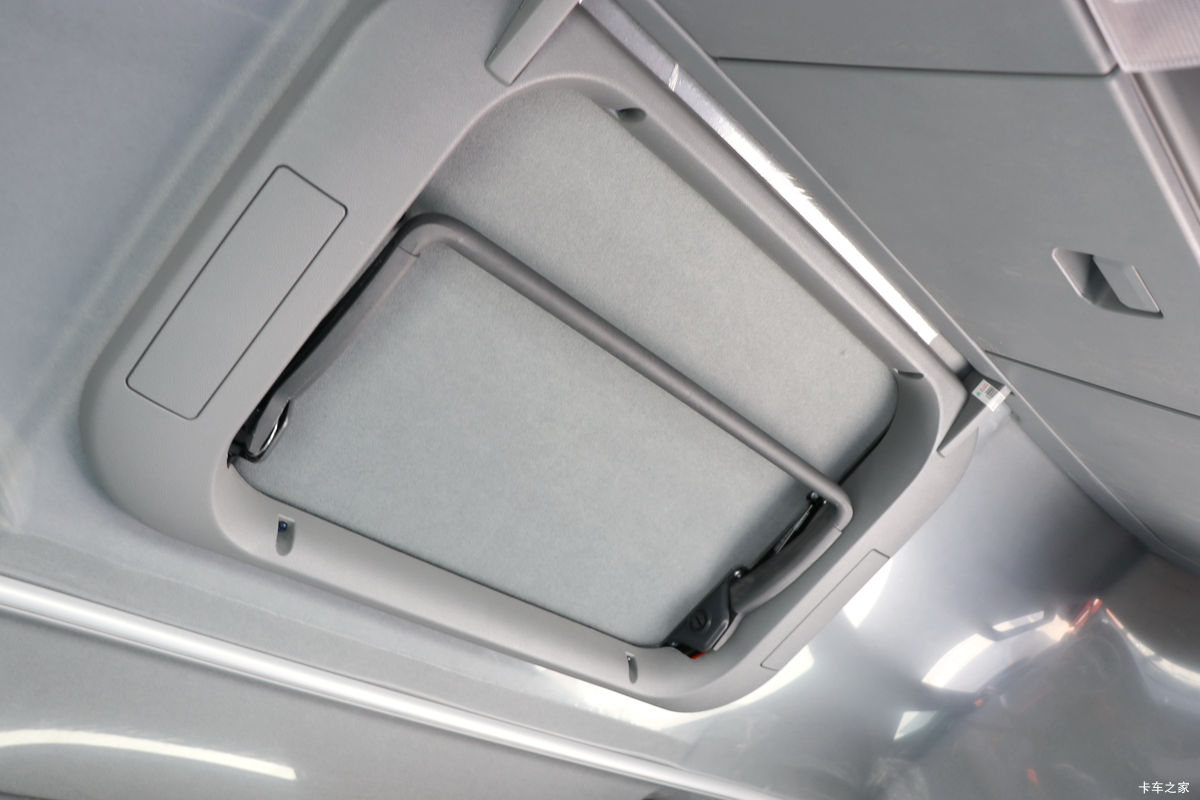 �й����� HOWO TX7 290���� 4X2 9.6��AMT�Զ�����ʽ�ػ�����ʻ��                                               