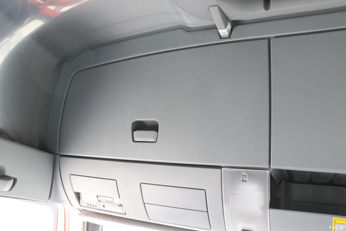 �й����� HOWO TX7 290���� 4X2 9.6��AMT�Զ�����ʽ�ػ�����ʻ��                                               