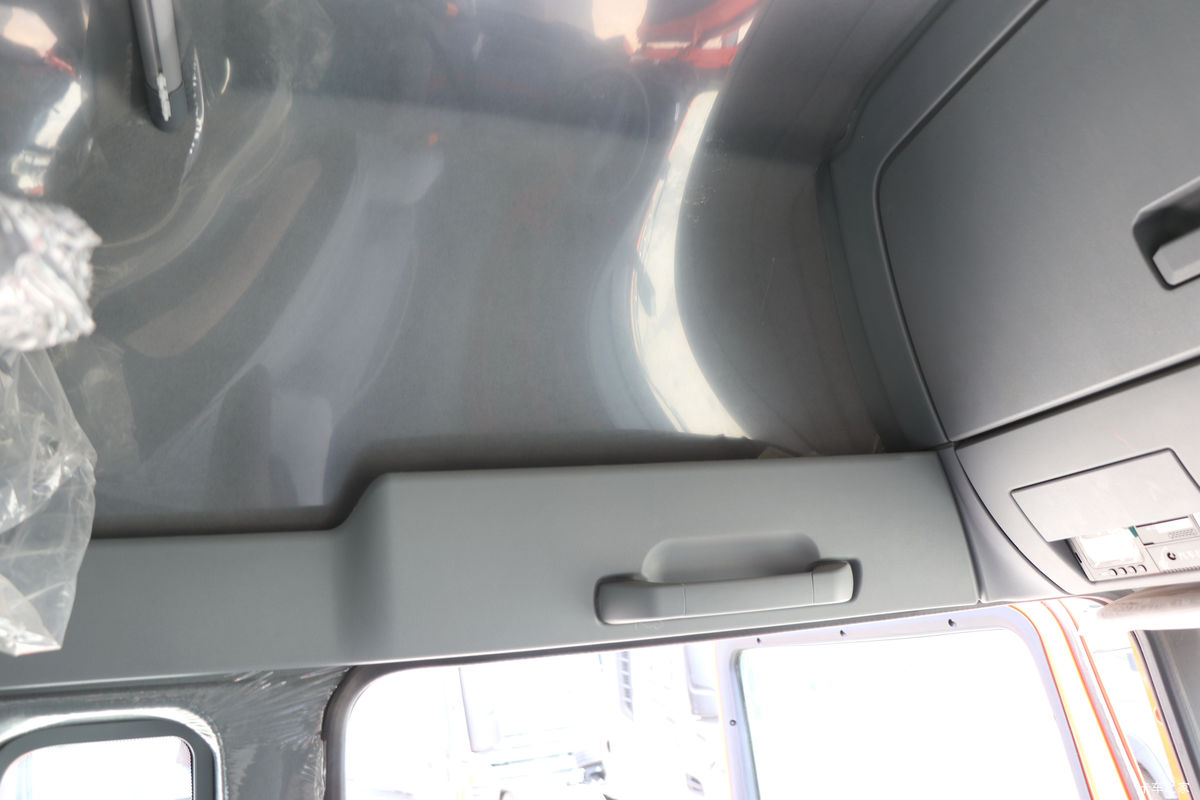 �й����� HOWO TX7 290���� 4X2 9.6��AMT�Զ�����ʽ�ػ�����ʻ��                                               