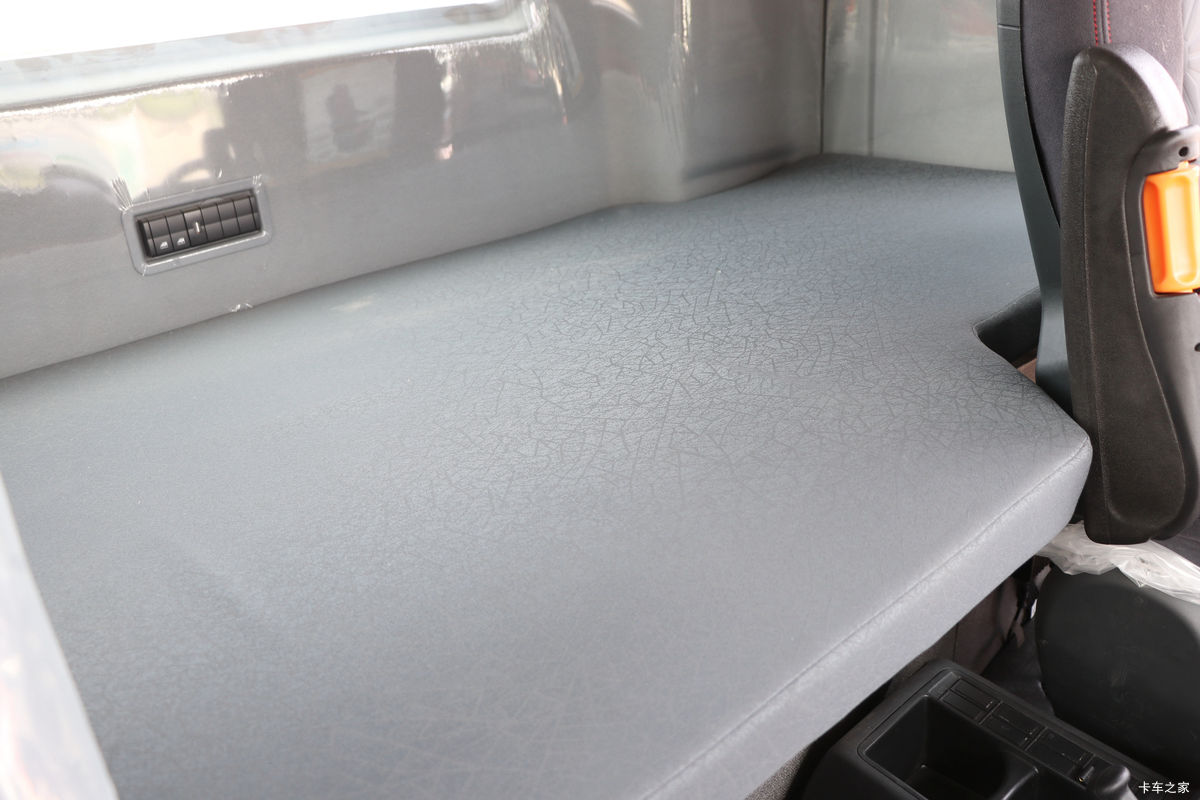 �й����� HOWO TX7 290���� 4X2 9.6��AMT�Զ�����ʽ�ػ�����ʻ��                                               