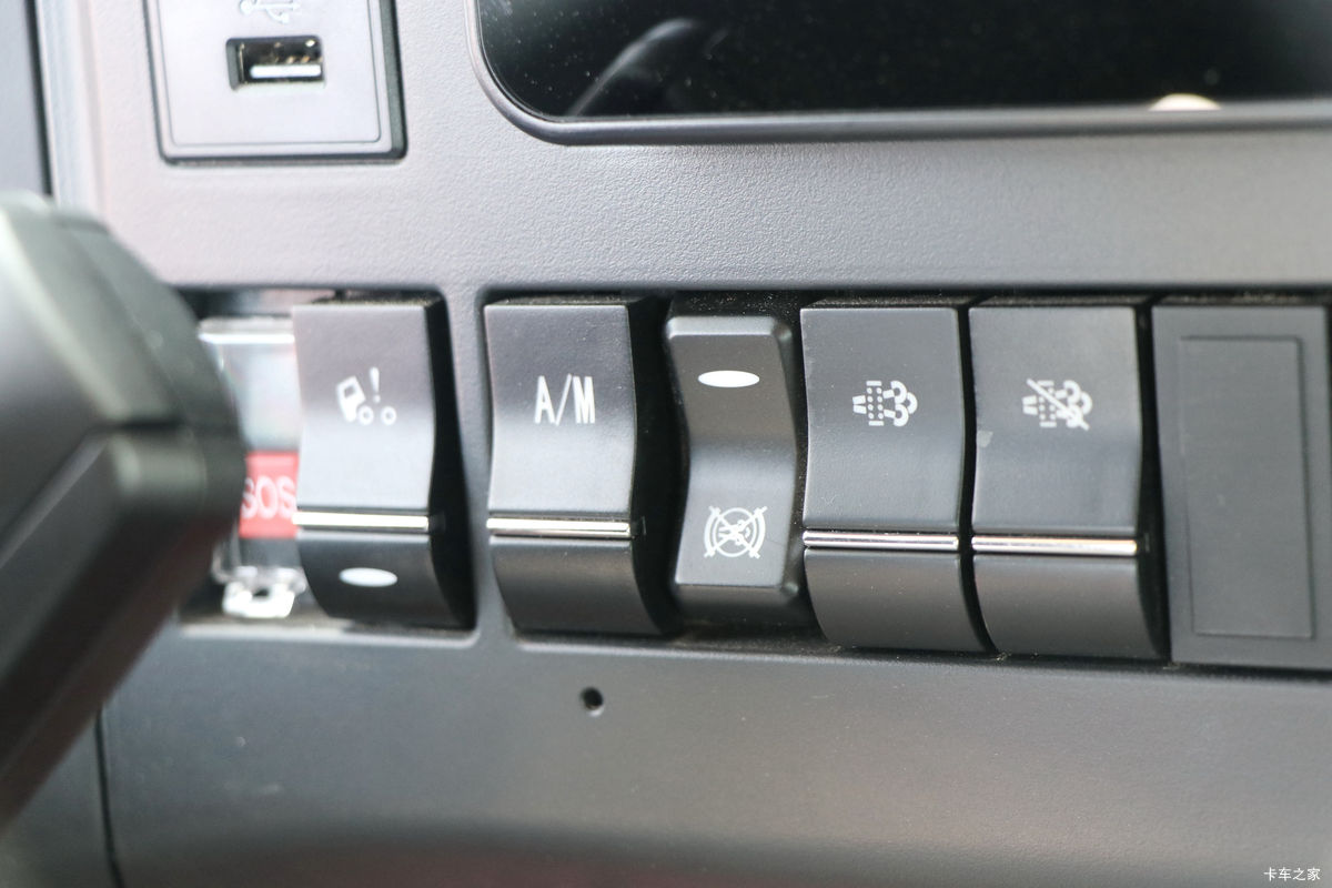 �й����� HOWO TX7 290���� 4X2 9.6��AMT�Զ�����ʽ�ػ�����ʻ��                                               