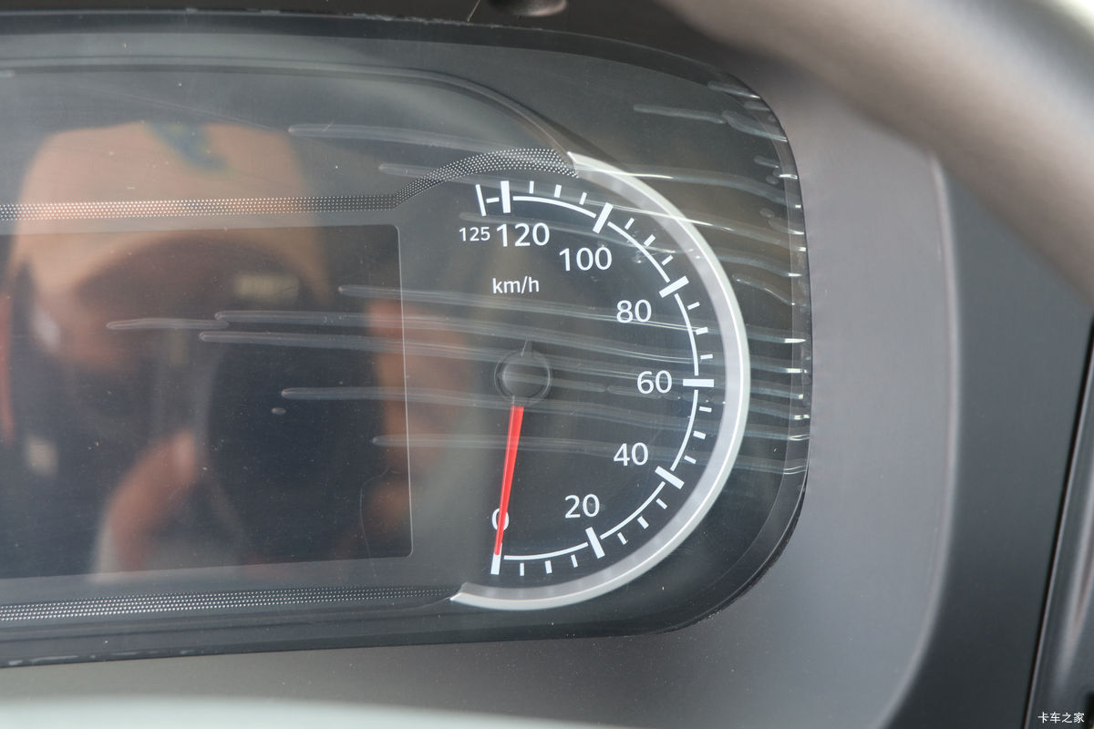 �й����� HOWO TX7 290���� 4X2 9.6��AMT�Զ�����ʽ�ػ�����ʻ��                                               