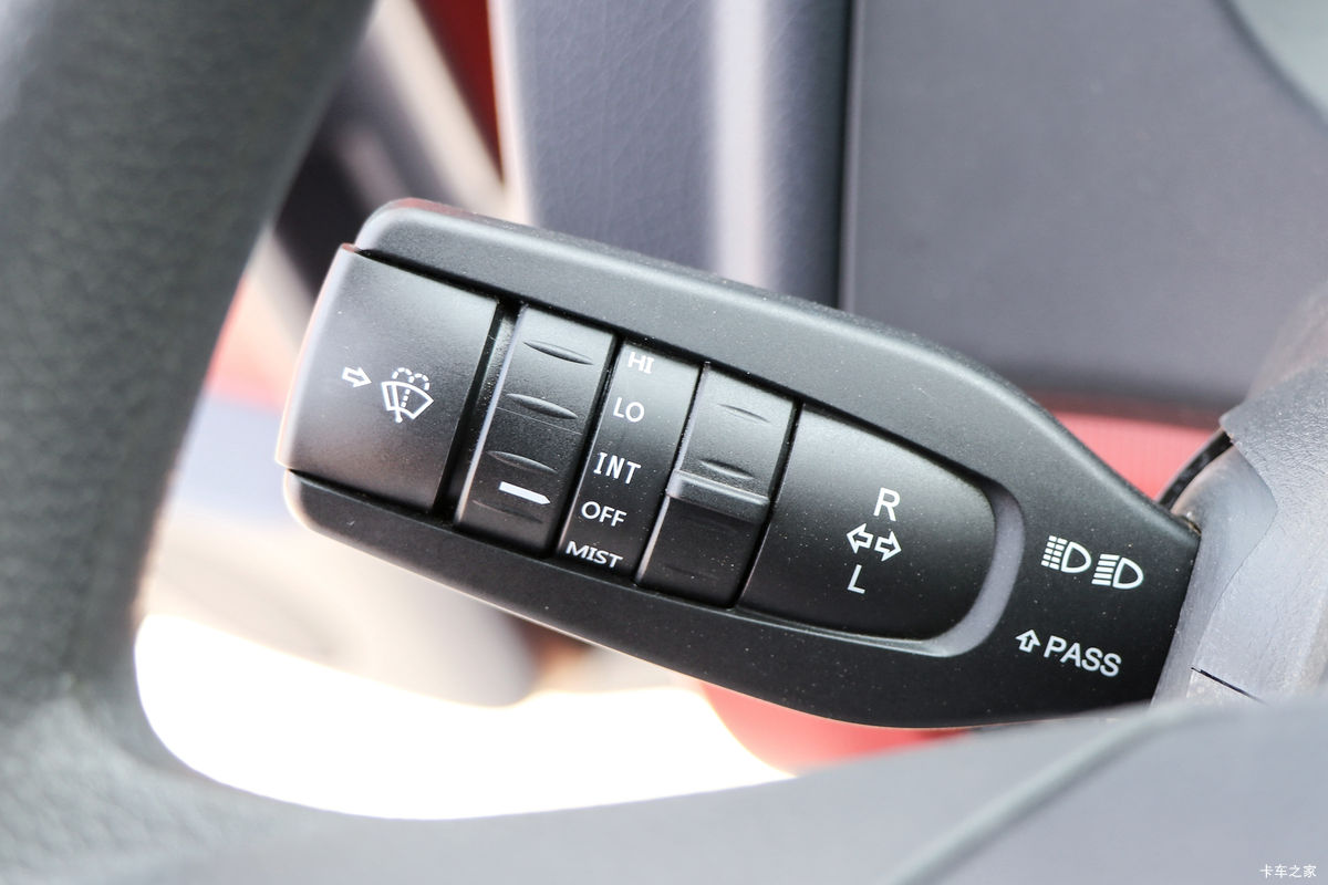 �й����� HOWO TX7 290���� 4X2 9.6��AMT�Զ�����ʽ�ػ�����ʻ��                                               