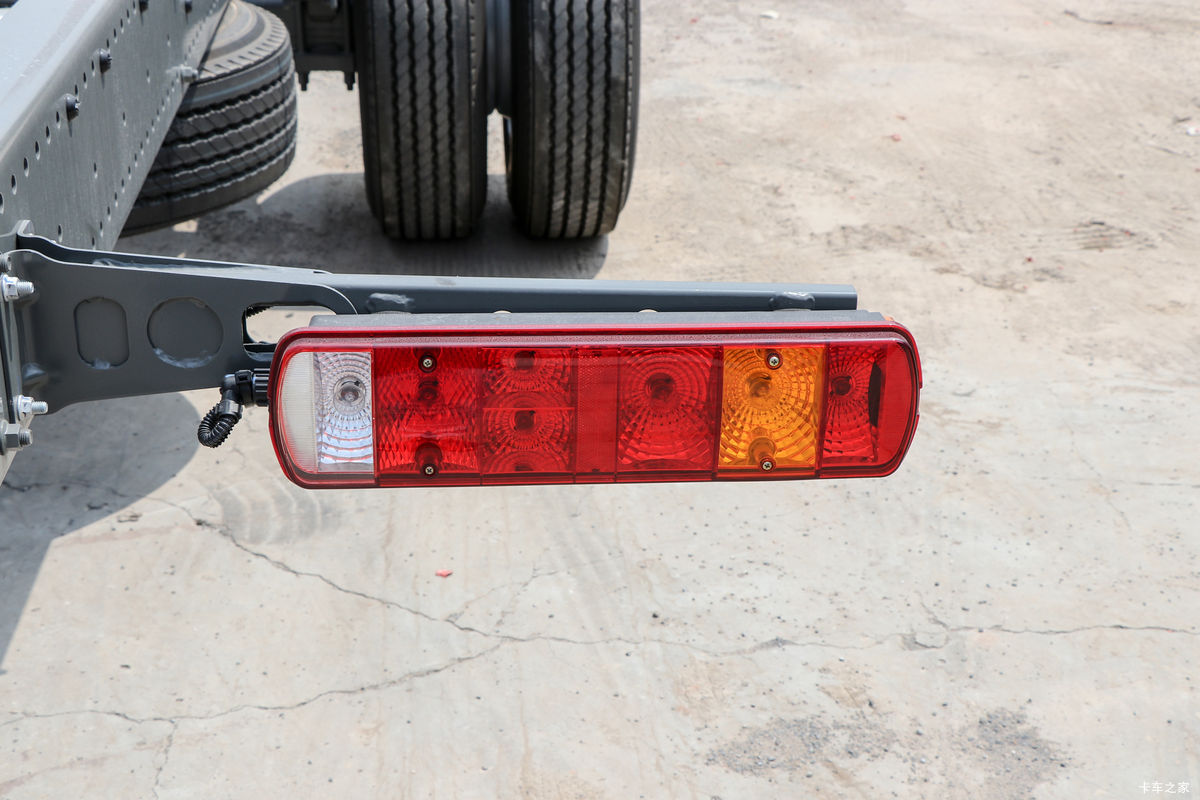 �й����� HOWO TX7 290���� 4X2 9.6��AMT�Զ�����ʽ�ػ�������                                                