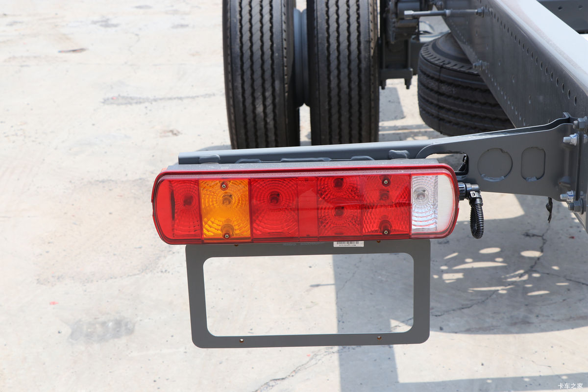 �й����� HOWO TX7 290���� 4X2 9.6��AMT�Զ�����ʽ�ػ�������                                                