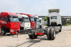 中国重汽 HOWO TX7 PRO 290马力 4X2 9.6米AMT自动档厢式载货车