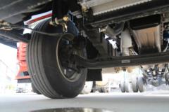 青岛解放 JK6 280马力 4X2 9.78米LNG厢式载货车(CA5181XXYP28K8L7NE6A90)