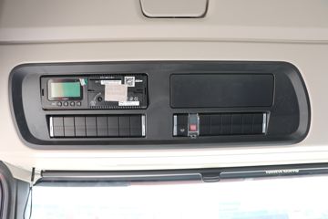 �й����� �ǵ¿�SITRAK G5S 330���� 4X2 6.8��AMT�Զ�����ʽ�ػ���ͼƬ