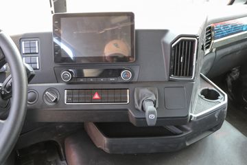 �й����� �ǵ¿�SITRAK G5S 330���� 4X2 6.8��AMT�Զ�����ʽ�ػ���ͼƬ