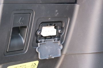 �й����� �ǵ¿�SITRAK G5S 330���� 4X2 6.8��AMT�Զ�����ʽ�ػ���ͼƬ