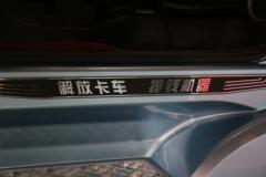 青岛解放 鹰途 头等舱 600马力 6X4 LNG自动档牵引车(CA4257P35K18T1NE6A80)